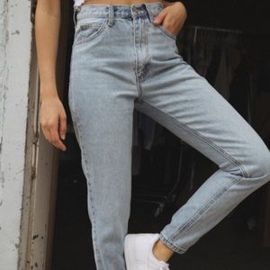 Brandy Melville Jane Light Washed Jeans